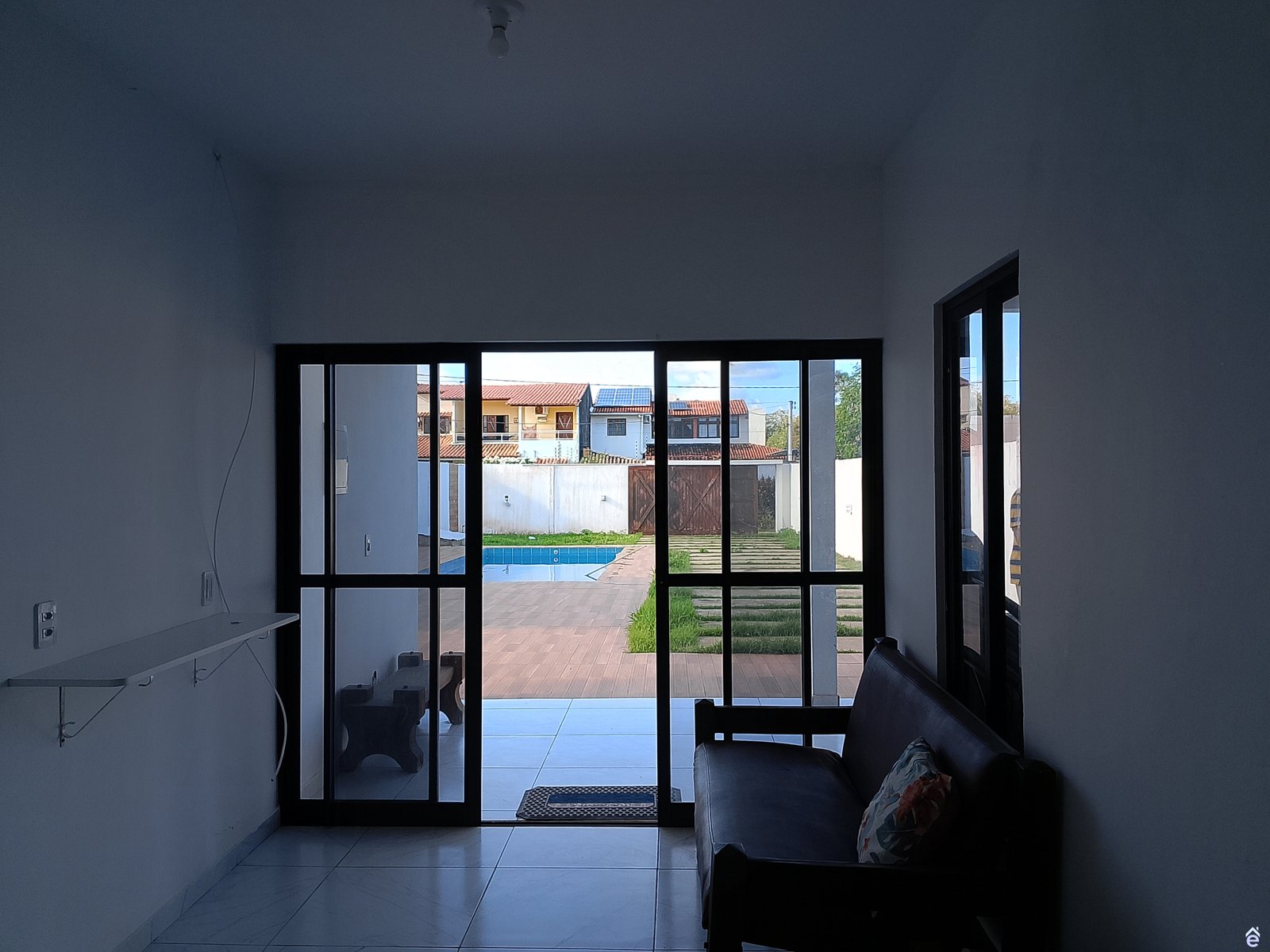 Casa na Berra de São Miguel, com 3 quartos, sendo 3 suítes, sala e cozinha integrada, piscina, churrasqueira. - Foto 7