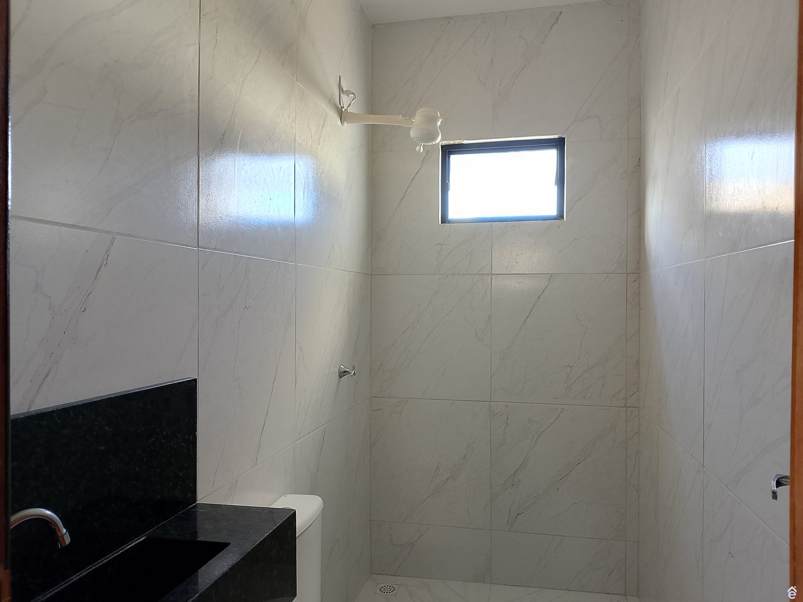 Casa na Berra de São Miguel, com 3 quartos, sendo 3 suítes, sala e cozinha integrada, piscina, churrasqueira. - Foto 15