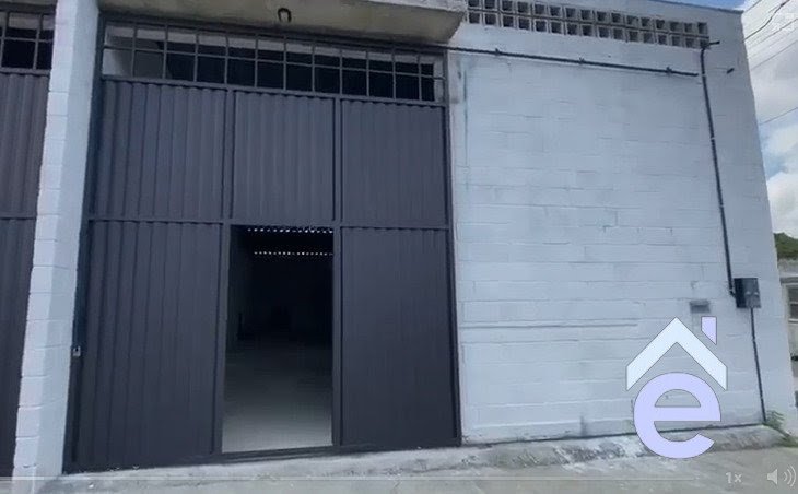 Galpão para locação no bairro de Santa Lúcia, um com 140m2 e outro com 165m2, esquina. - Foto 1