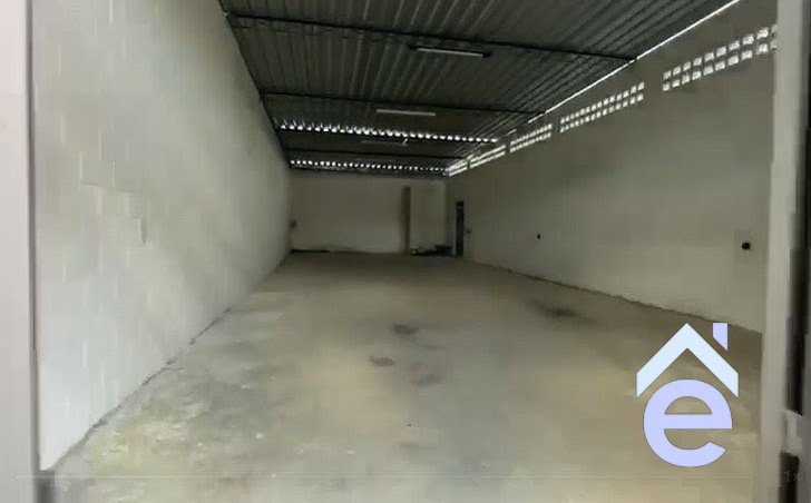 Galpão para locação no bairro de Santa Lúcia, um com 140m2 e outro com 165m2, esquina. - Foto 2