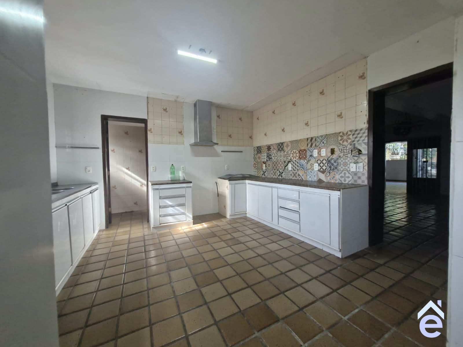 Casa à venda no Farol, 5/4 sendo 4 suítes, 702m². - Foto 10